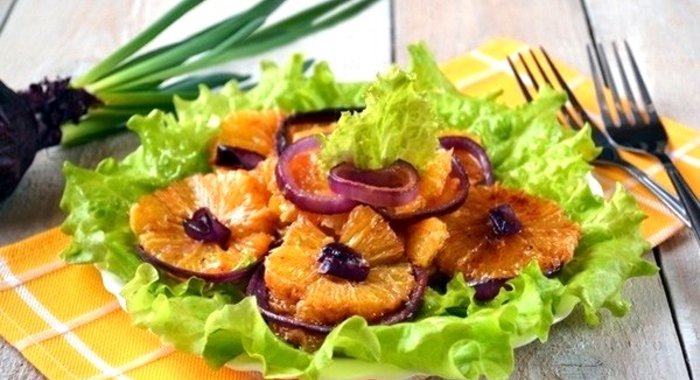 Салат из пряных апельсинов