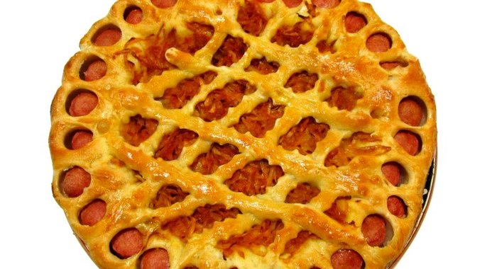 Пирог с сосисками и тушеной капустой