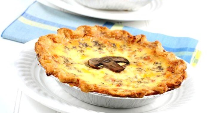 Тарт с грибами, пореем и голубым сыром