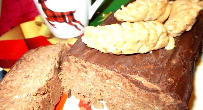 Рождественское трюфельное полено из каштанов