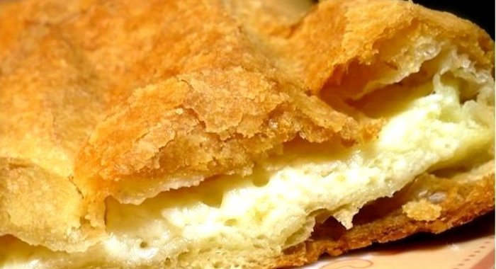 Слоеный сырный пирог