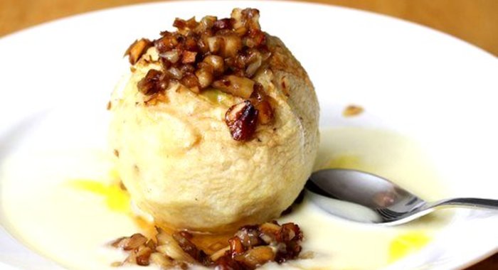 Яблоки с ванильным соусом