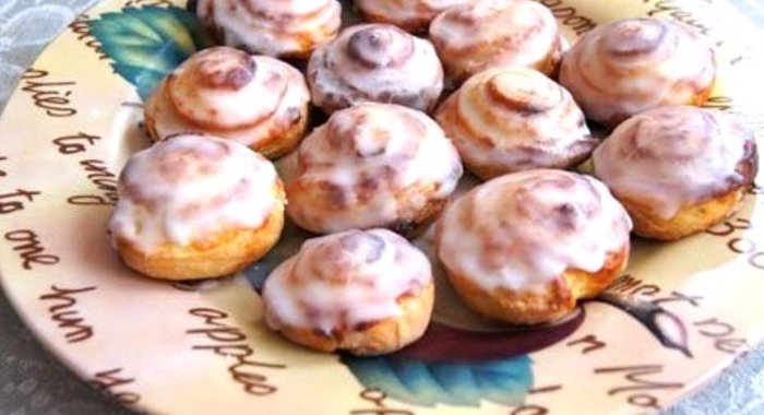 Розочки из теста бриошь