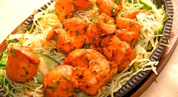 Курица по‑тайски в соусе с кинзой