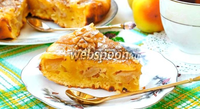Пирог с яблоками на сметане