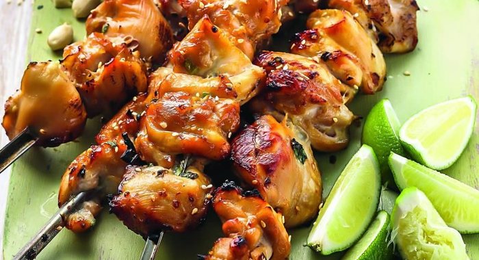 Шашлычки из курицы с рисовым салатом