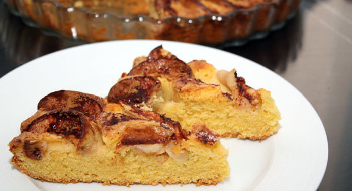 Кукурузный пирог с яблоками