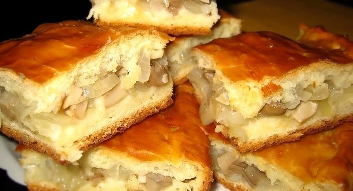 Пирог с солеными груздями