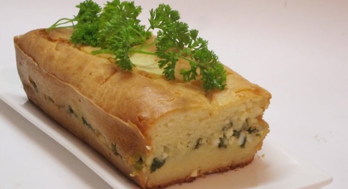 Наливной пирог с яйцом и зеленым луком