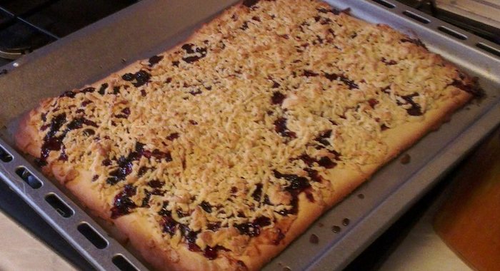 Песочный пирог с домашним вареньем