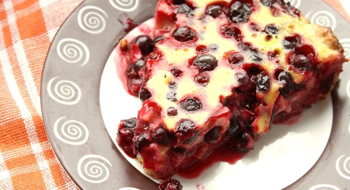 Заливной ягодный пирог