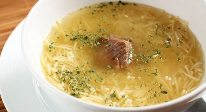 Суп с говядиной и лапшой