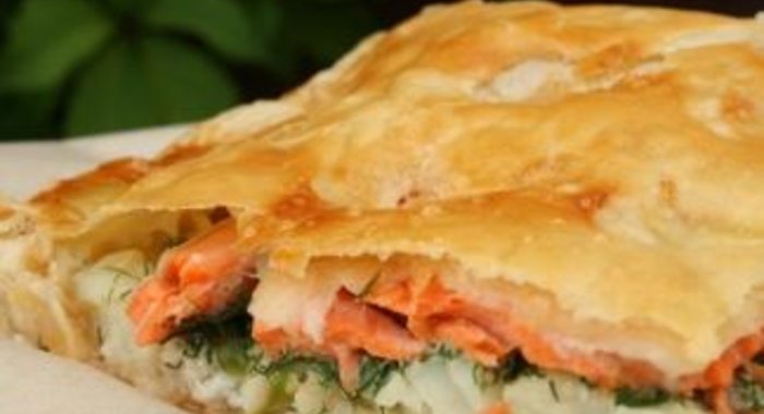 Разноцветный рыбный пирог