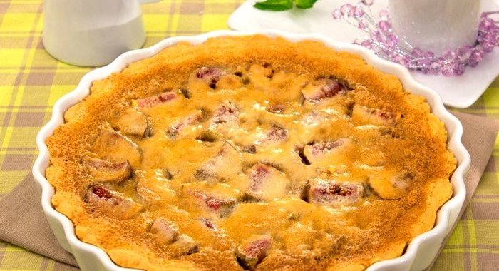 Пирог с инжиром и миндальным кремом