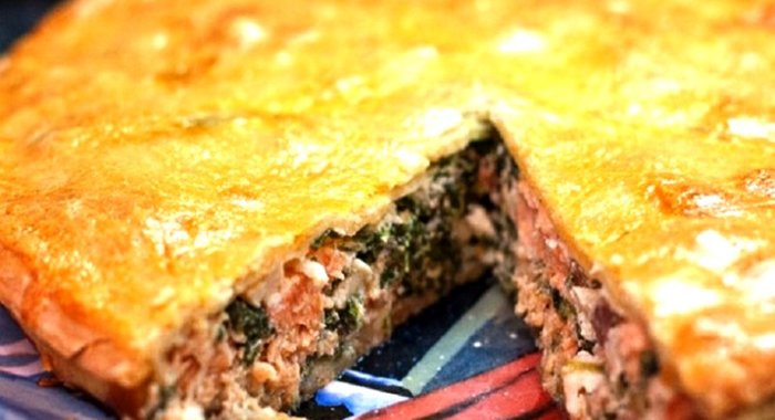 Пирог с копченым лососем