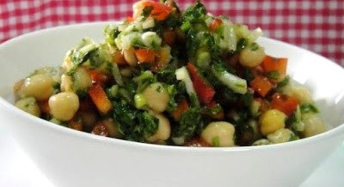 Салат из нута и перца