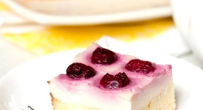 Пирог с вишней и заварным кремом