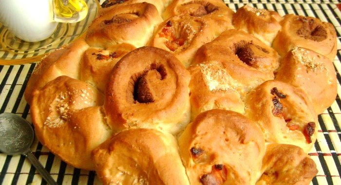 Пирог из дрожжевого теста с начинкой