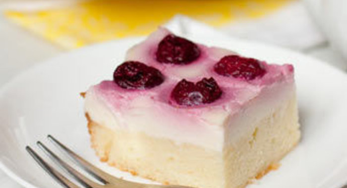 Пирог с вишней и заварным кремом