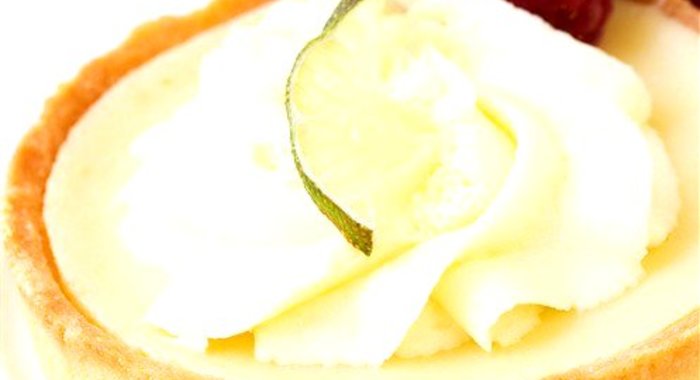 Масляный пирог с малиной