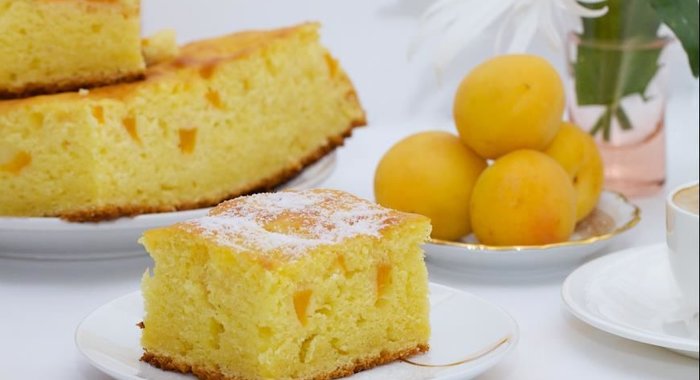 Воздушный пирог с абрикосами