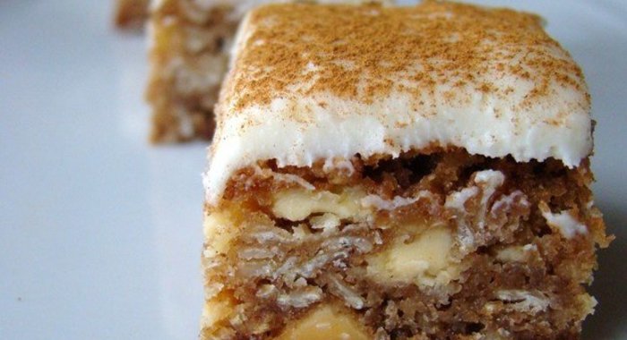Пирог со сгущенкой и печеньем