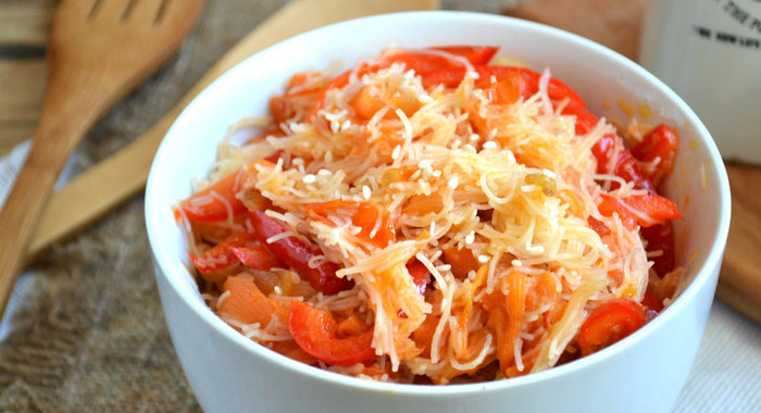 Салат с фунчозой