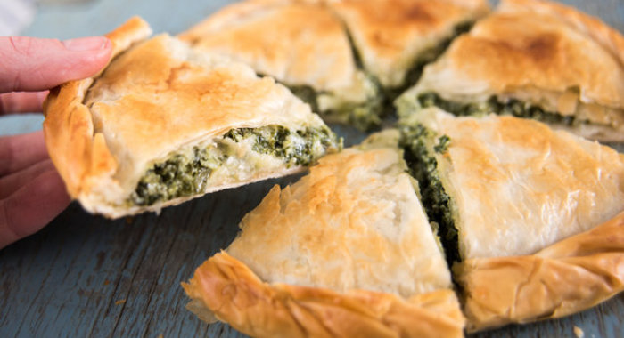 Пирог со шпинатом и брынзой