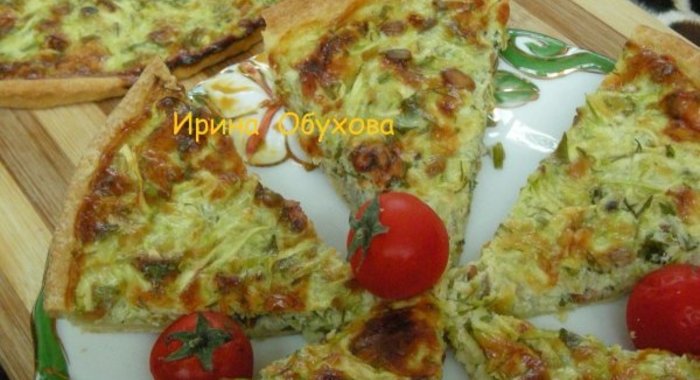 Пирог с кабачками, голубым сыром и кедровыми орешками
