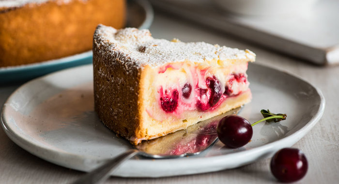 Сметанный пирог с вишней