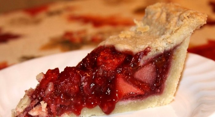 Яблочный пирог с малиной