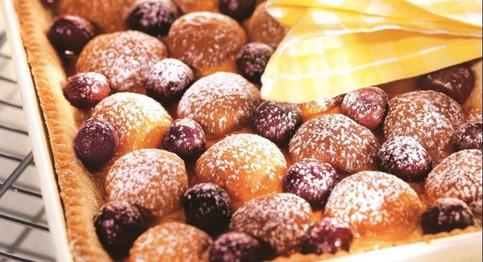 Абрикосово-вишневый пирог