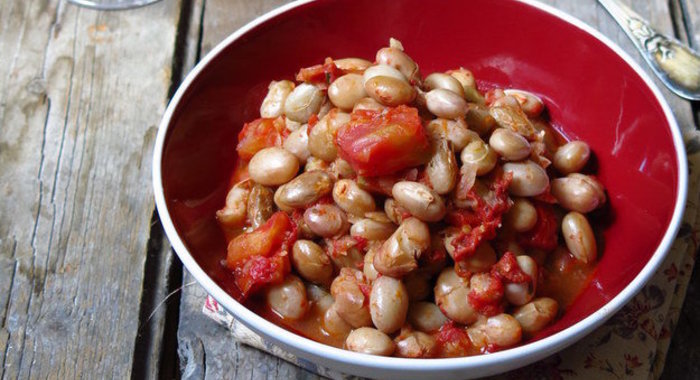 Фасоль с помидорами