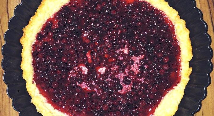 Брусничный пирог из рубленого теста