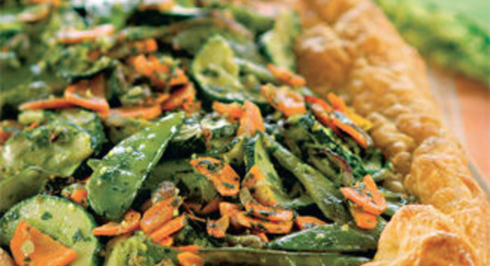 Овощной пирог с песто из петрушки