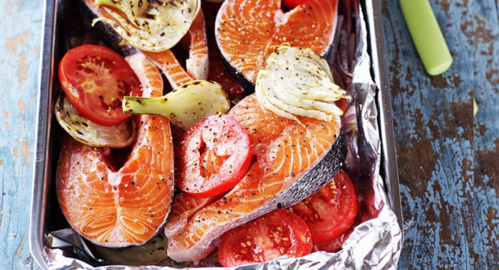 Запеченная семга с фенхелем и томатами