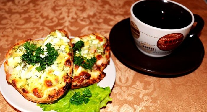 Горячие гренки с балыком