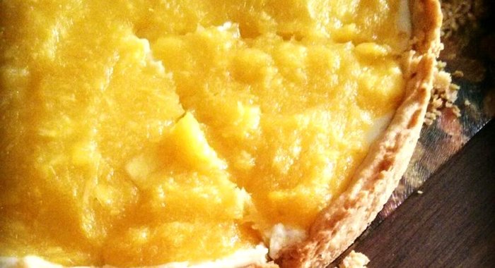 Пирог с манго и творогом