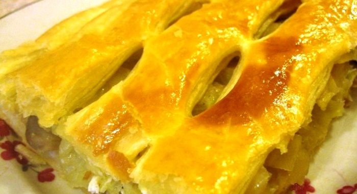 Слоеный пирог с капустой