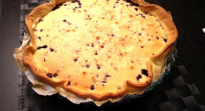 Открытый пирог с голубикой