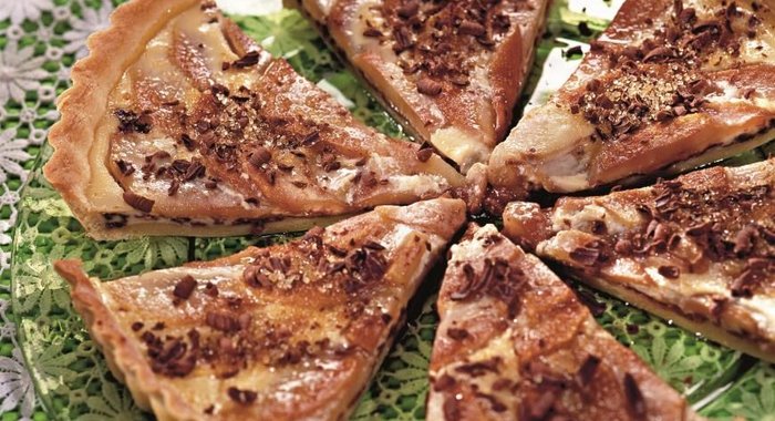 Пирог с грушами и шоколадом