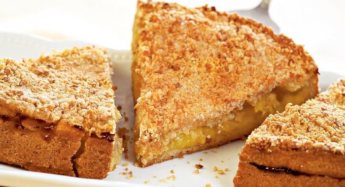 Пирог к завтраку с миндалем и абрикосами