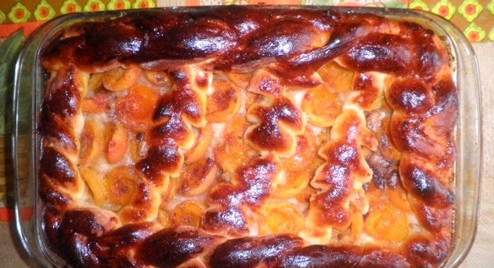 Пирог с абрикосами
