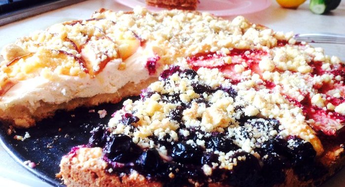 Четырехцветный фруктовый пирог