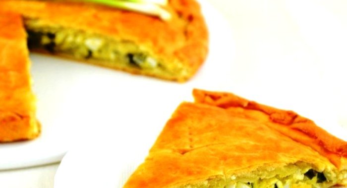 Пирог с луком и яйцом на кефире