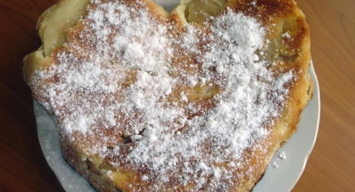 Пирог с корицей и яблоками