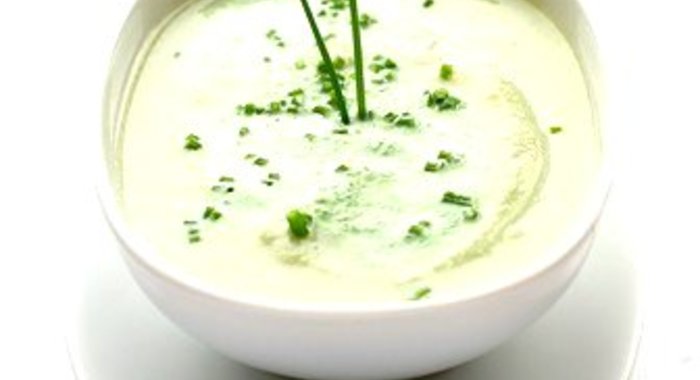 Кубинский суп из цветной капусты с сырным соусом