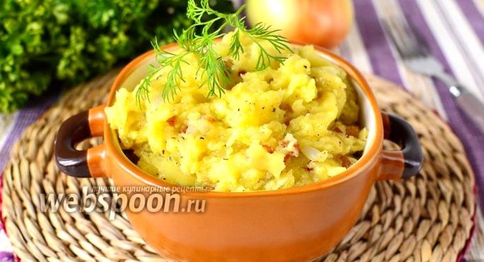Картофельное пюре с салом и луком