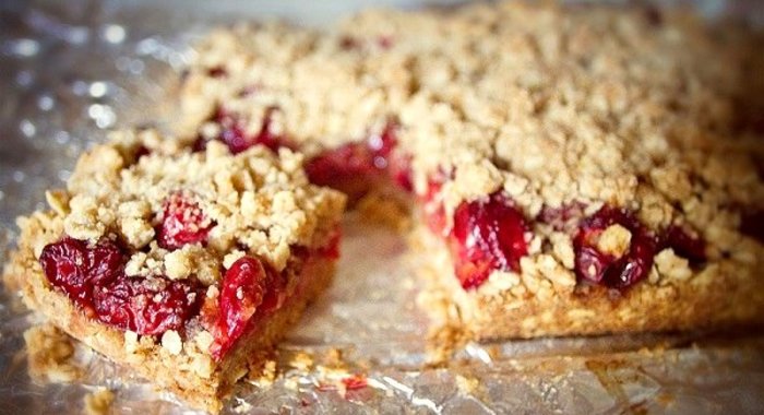 Вишневый крамбл