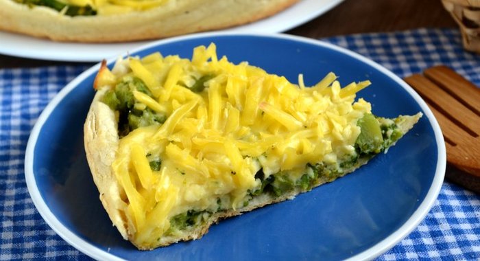 Пирог с брокколи и сыром
